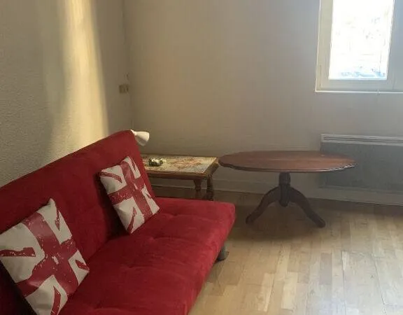 Studio 1 pièce 24 m² 