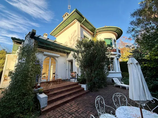 Villa 12 pièces 320 m² 