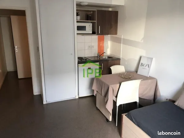 Studio 1 pièce 21 m² 