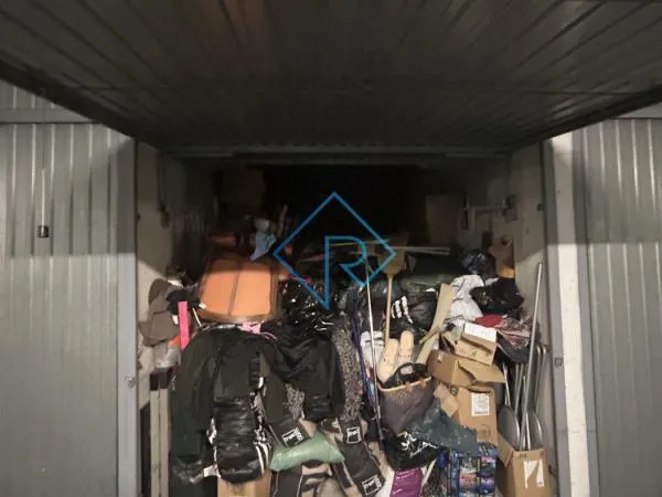 Box a vendre a 17 000 € dans une tres belle copropriete e 