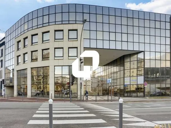Bureaux - A LOUER - 124 m² non divisibles 