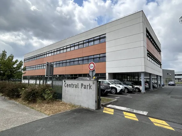 Bureaux 1218 m² 