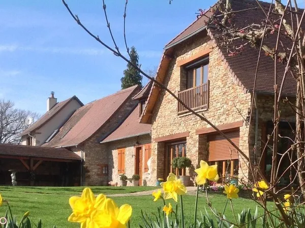 Propriété 7 pièces 280 m² 