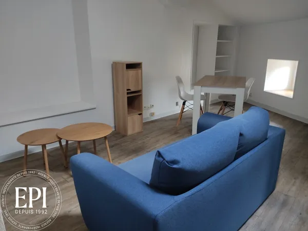 Appartement T2 meublé au dernier étage 