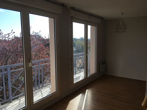 Appartement de type 1 à louer à Lardenne 