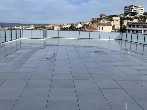 Vieille Chapelle Marseille 8ème . Duplex avec Terrasse de 278m2 