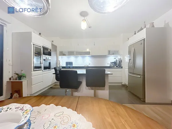 Appartement 3 pièces 84 m² 