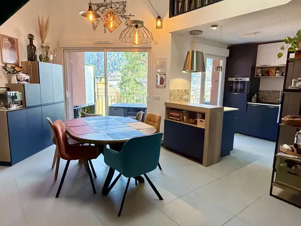 APPARTEMENT-DUPLEX T5 avec Double Garage 