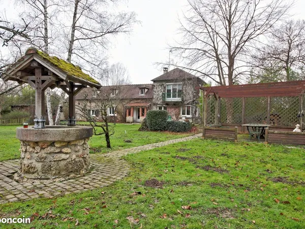 Longère 6 pièces 185 m² 