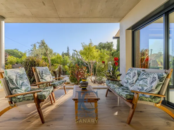 Appartement 3 pièces 130 m² en rez-de-jardin, aperçu mer 