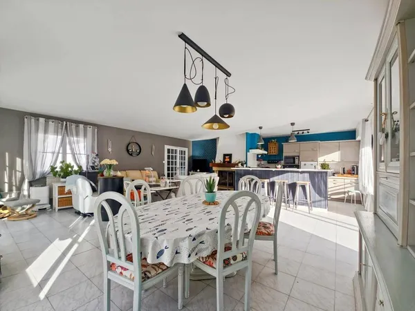 Maison de plain-pied 5 pièces 130 m² 