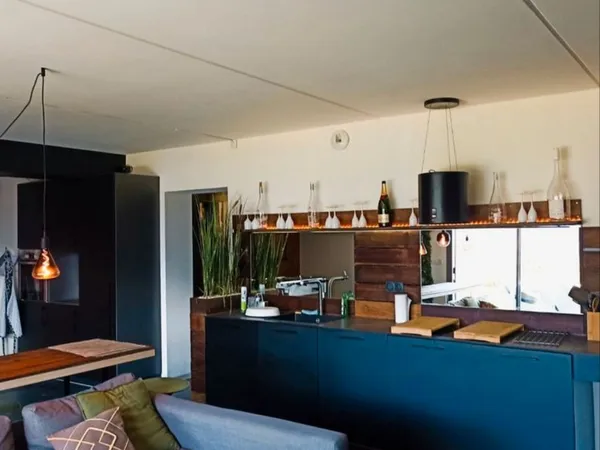 À la location : appartement en rez-de-jardin d'une maison contemporaine avec vue paradisiaque sur 