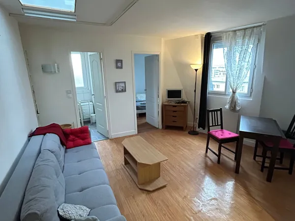 Loue appartement meublé 