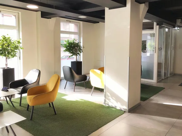 VANNES OUEST - Local commercial de 475 m² env. - VISIBILITE 4 