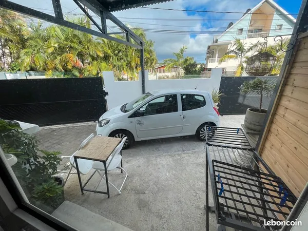 Appartement T1 bis meublé de 40m2 avec terrasse et place de parking privée à 5mn du CHU 