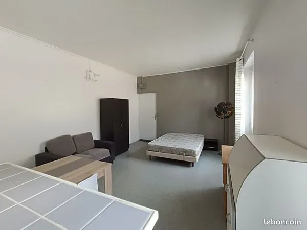 Studio 1 pièce 24 m² 