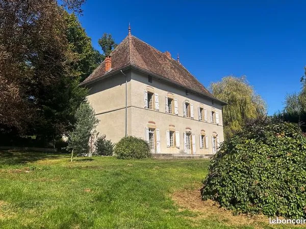 Maison 12 pièces 355 m² 