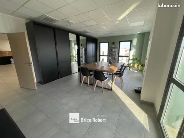 Bureaux 124 m² 