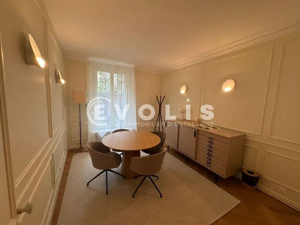 Bureaux - A LOUER - 106 m² non divisibles 