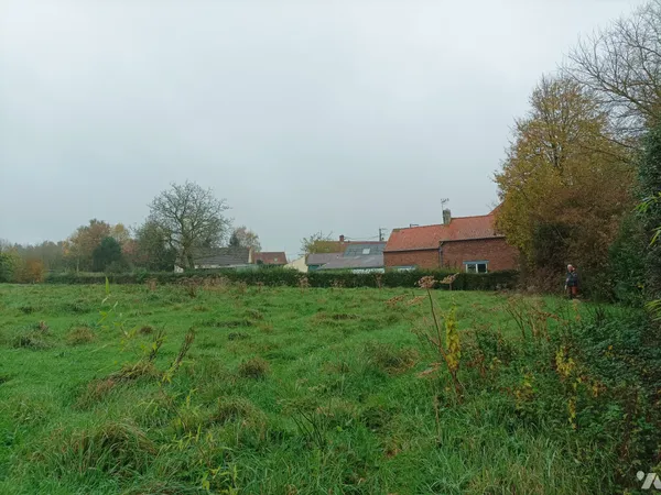 Terrain 690 m² 