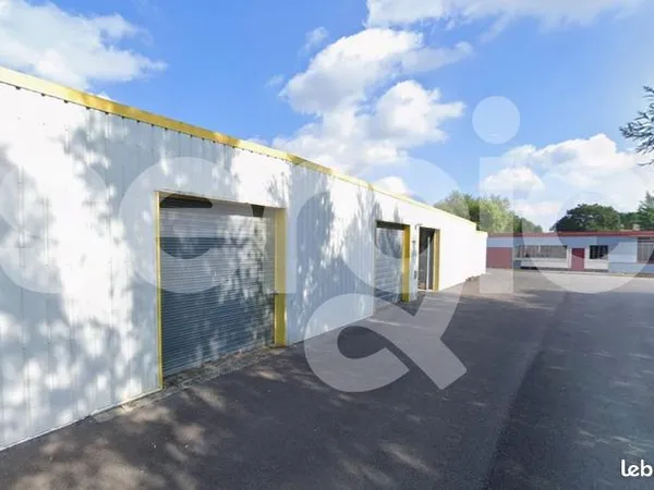 Local commercial 612 m² 