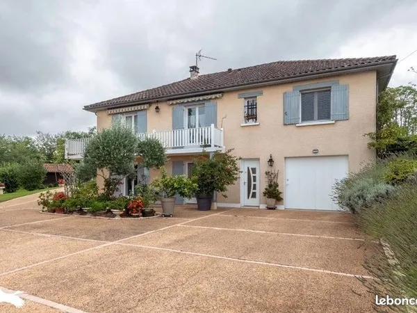 Pavillon 7 pièces 137 m² 