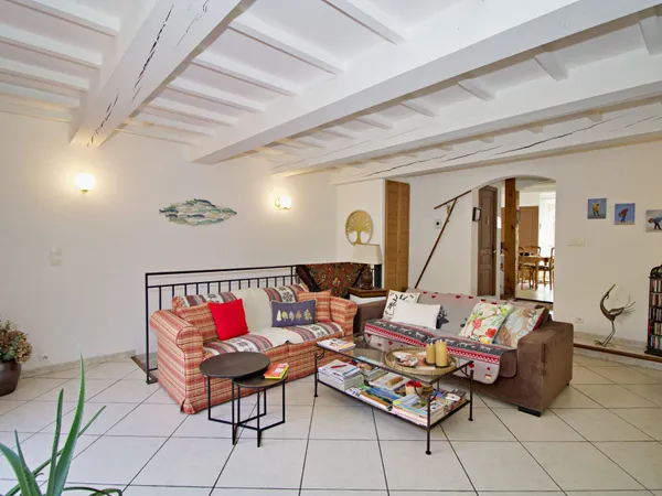 Belle maison de village T5 138 m2 avec double garage et terr 
