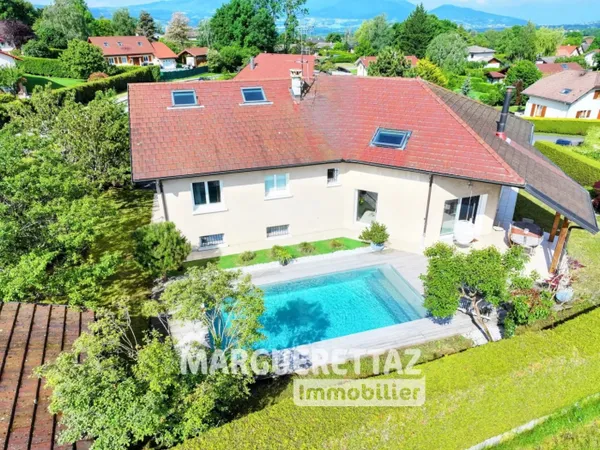 VILLA avec piscine à MARCELLAZ 
