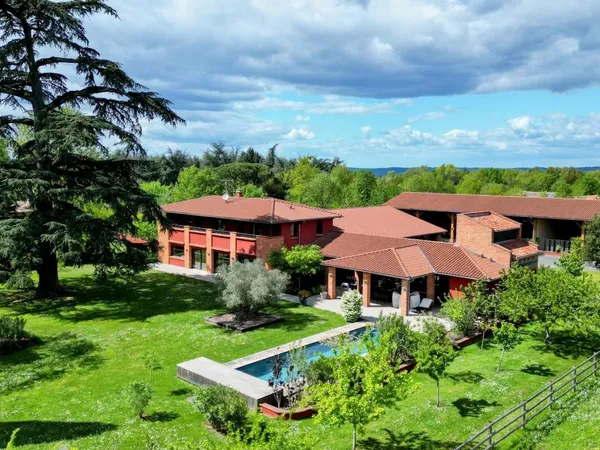 Luxury Property - Hamilton Exclusive 