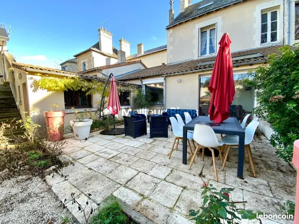 Maison 10 pièces 216 m² 