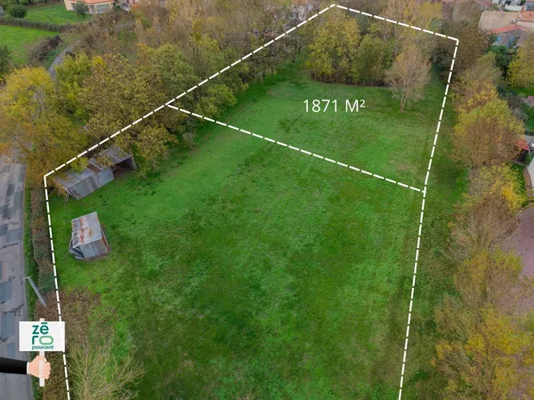 Terrain à bâtir 1871 m2 (possibilité jusqu'à 3294 m2) Ma 