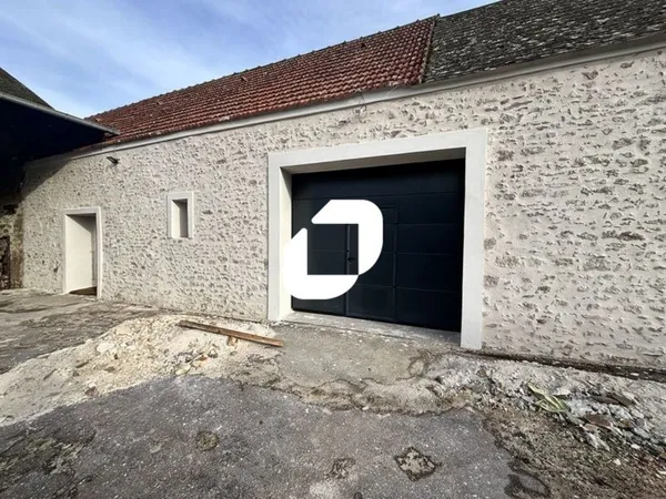 Locaux d'Activités - A LOUER - 150 m² non divisibles 