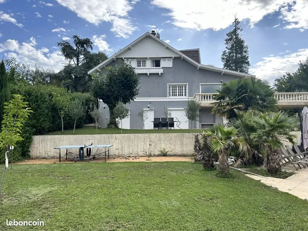 Villa 11 pièces 380 m² 