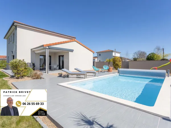 Maison contemporaine avec piscine 
