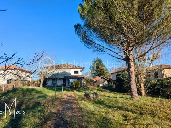 Maisons 4 pièces sur sous sol complet et jardin arboré 2 400 m2 