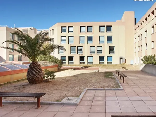 Studio 1 pièce 16 m² 