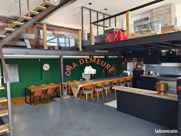 Loft 8 pièces 178 m² 
