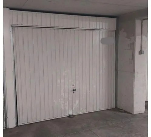 Garage box 13,5m2 Capelette / Lauze 
