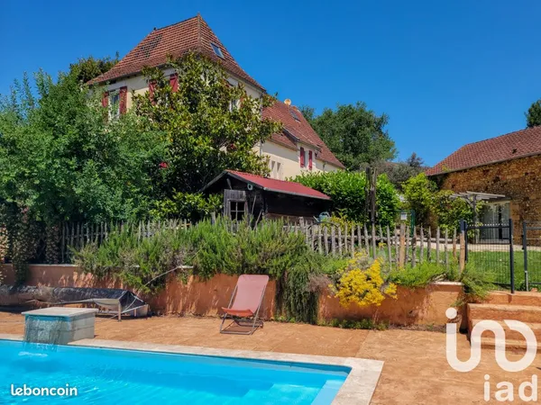 Propriété 7 pièces 338 m² 