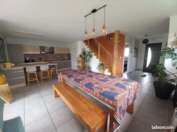 Maison 8 pièces 149m2 Ecouflant 