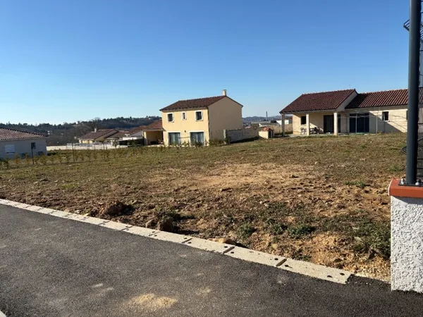Terrain 569 m² 