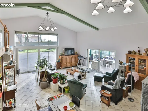 Maison 8 pièces 210 m² 
