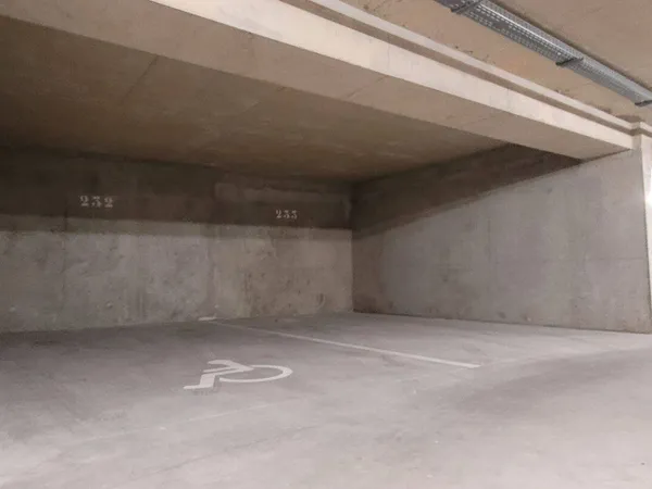 Parking 13 m² 
