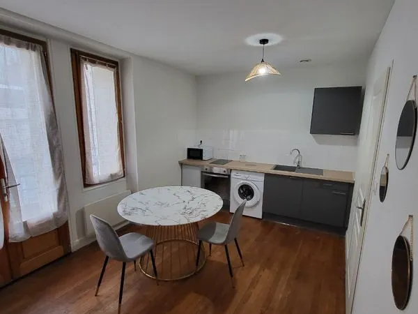 Grand studio rénové 