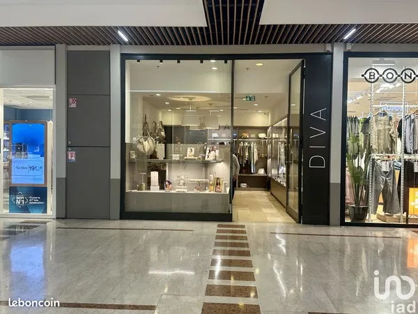 Boutique 36 m² SAINT-CLÉMENT-DE-RIVIÈRE 