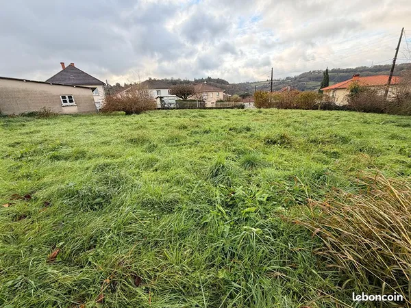 Terrain 686 m² FIGEAC 