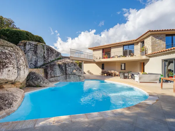 Maison 10 pièces 230 m² 