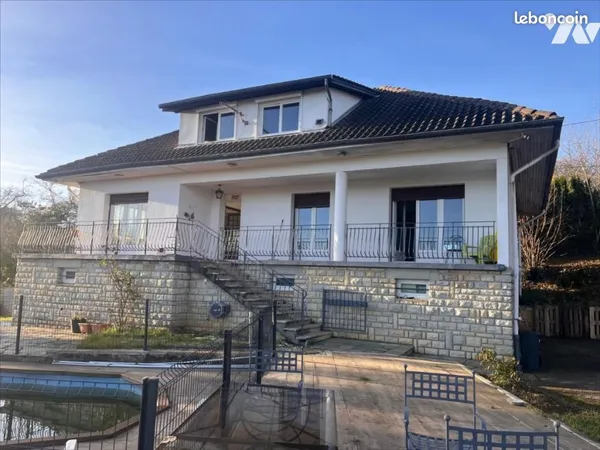 Maison 8 pièces 203 m² 