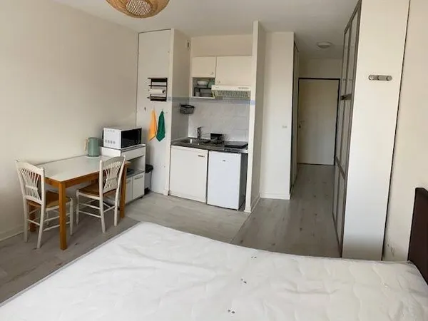 Studio 1 pièce 23 m² 