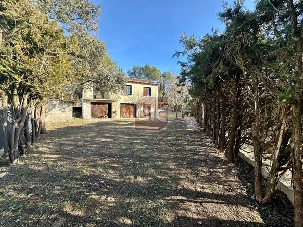 Teyran - Villa centre village sur 780m2 